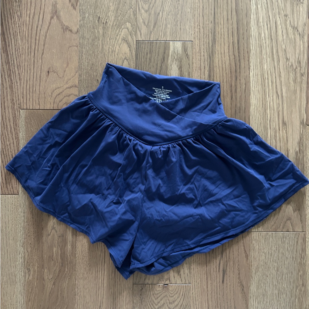 Small navy blue flowy athletic shorts!
